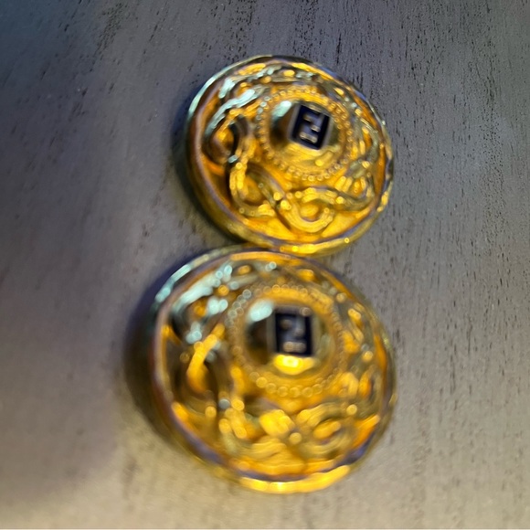 Vintage Fendi clip on earrings 🥰 - Picture 11 of 11